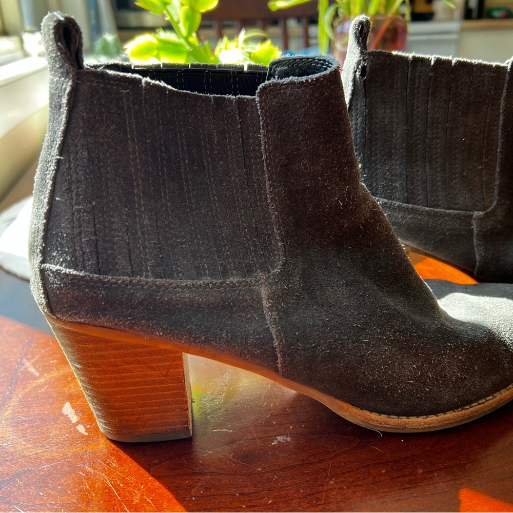Dolce Vita - Heeled Gray Suede Booties - Size 11